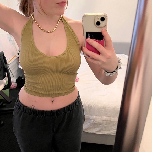 Halter top - Picture 2 of 4